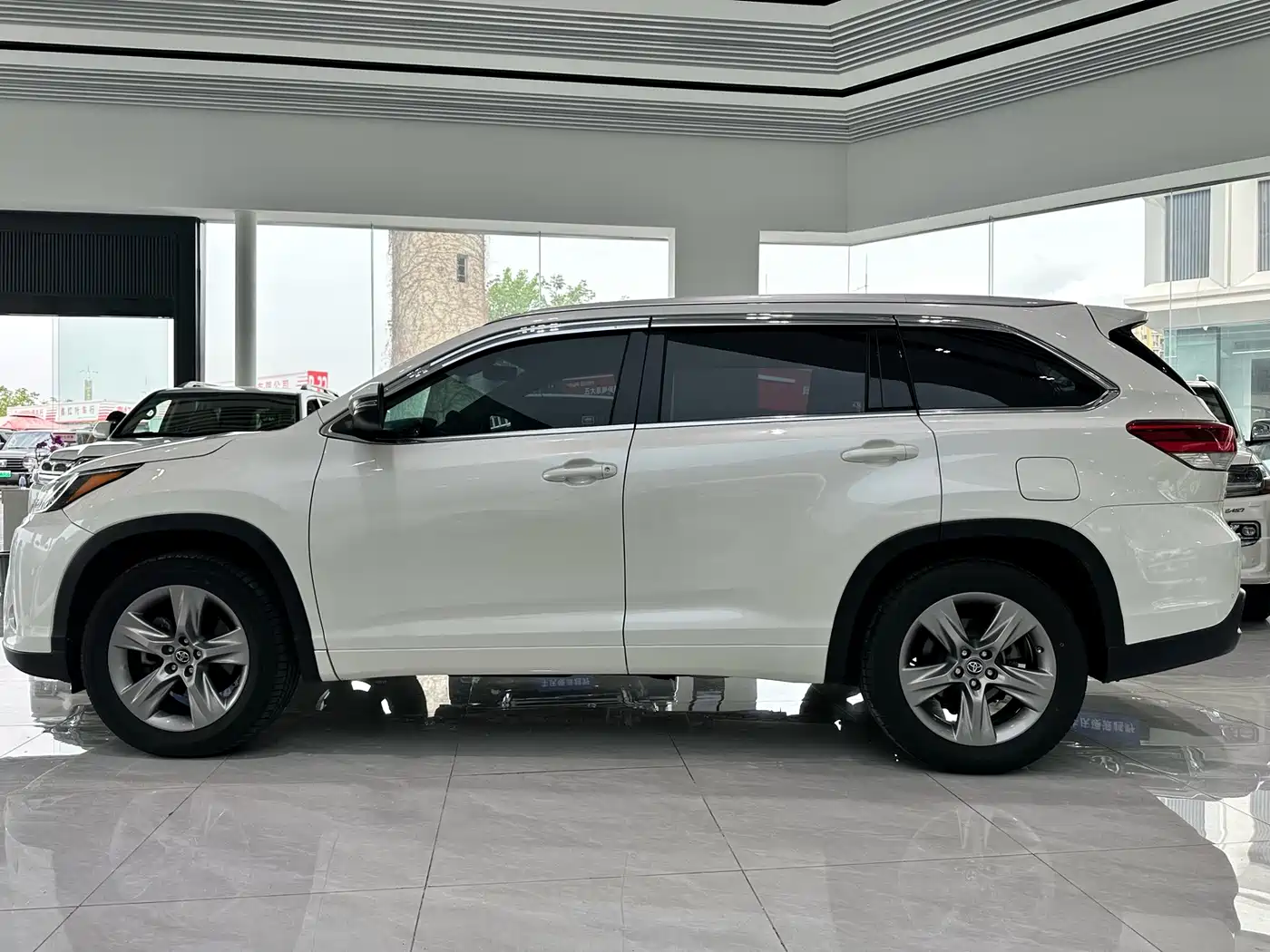 Toyota Highlander 2018 2.0T 4WD Luxury 7-seater (China V) фото 3