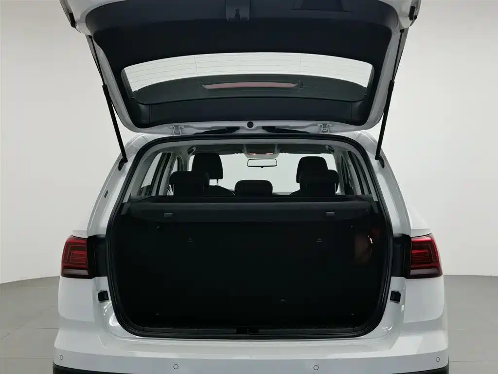 Volkswagen Tharu 2021 Model 280TSI 2WD Trend Edition фото 16