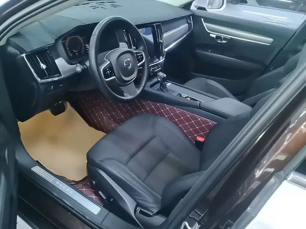Photo 15 - Volvo S90