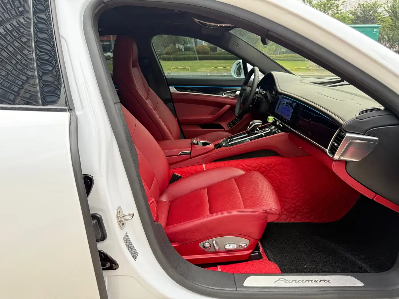 Porsche Panamera 2014 Panamera 3.0T фото 8