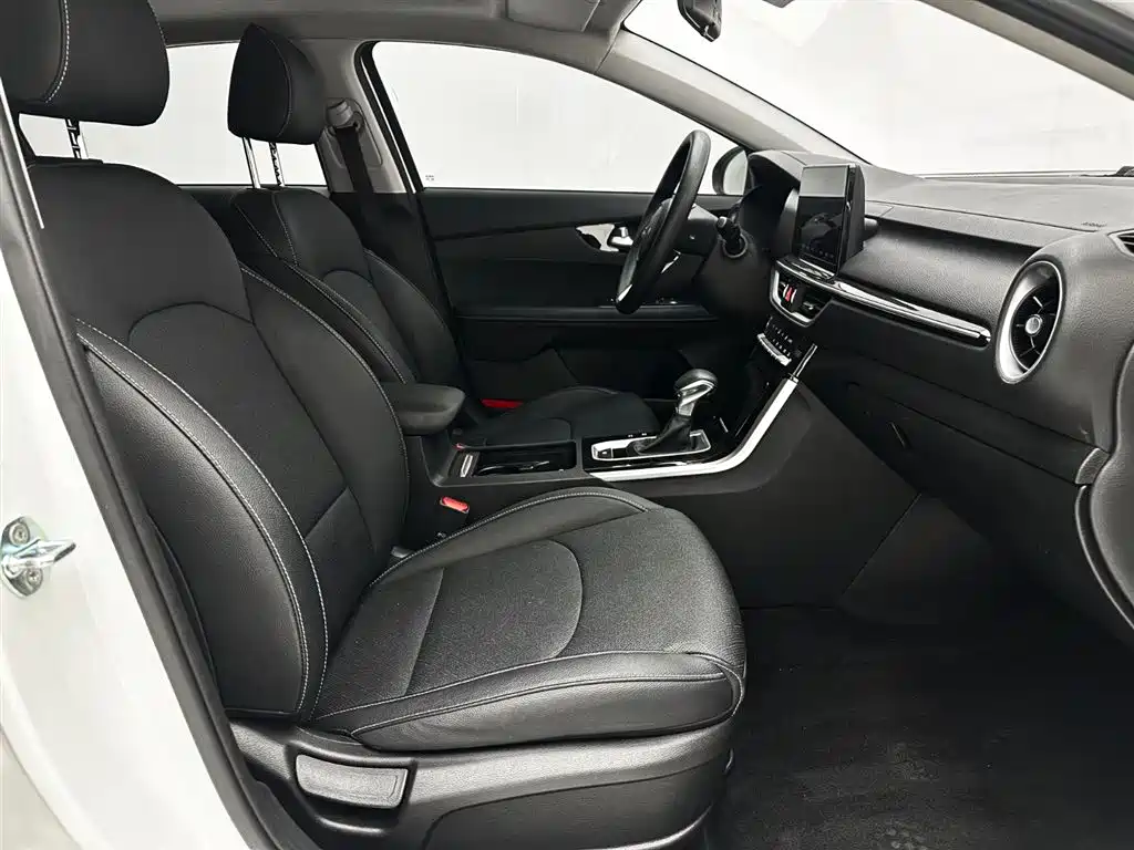 Kia K3 2021 Facelift 1.5L CVT Fashion Edition фото 20