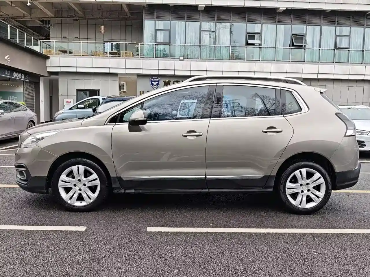 Peugeot 3008 2016 1.6THP Automatic Classic Edition фото 8