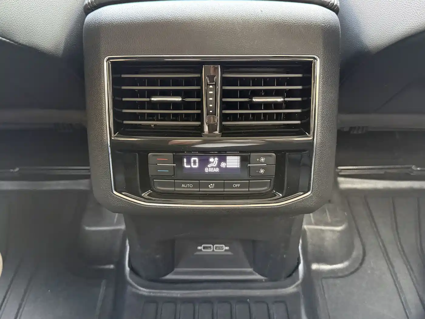Volkswagen Teramont 2020 380TSI 4WD Comfort China VI фото 15