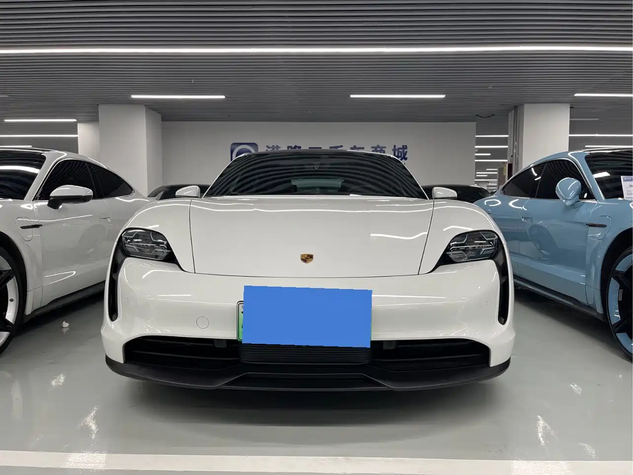 Porsche Taycan 2020 Taycan фото 2