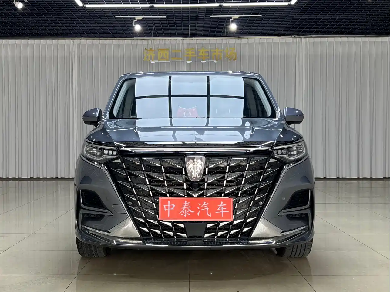 Фото 2 - Roewe iMAX8