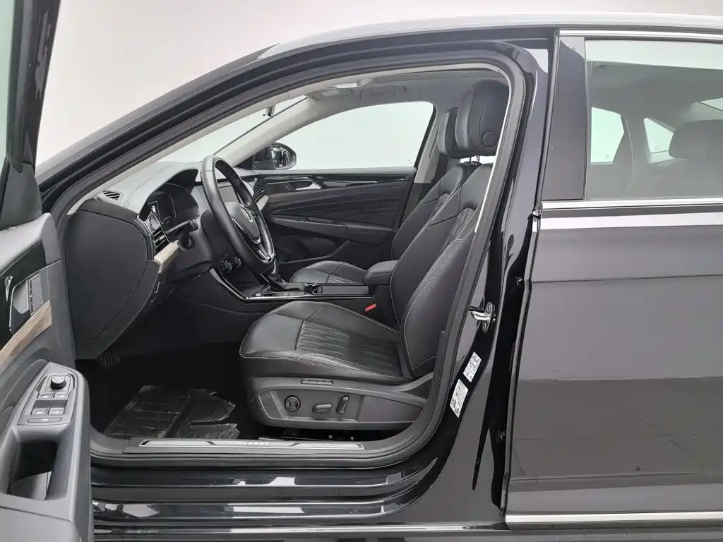 Photo 10 - Volkswagen Passat