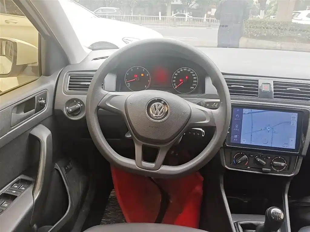 Volkswagen Santana 2016 1.4L Manual Trend Edition фото 11