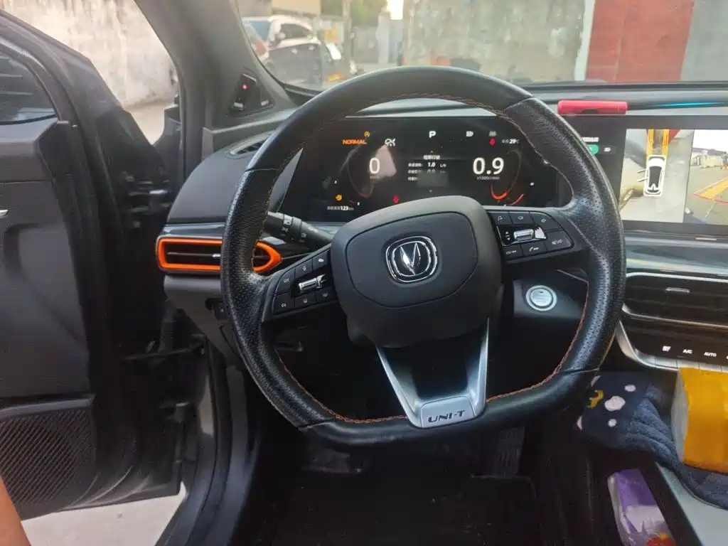 Фото 3 - Changan UNI-T