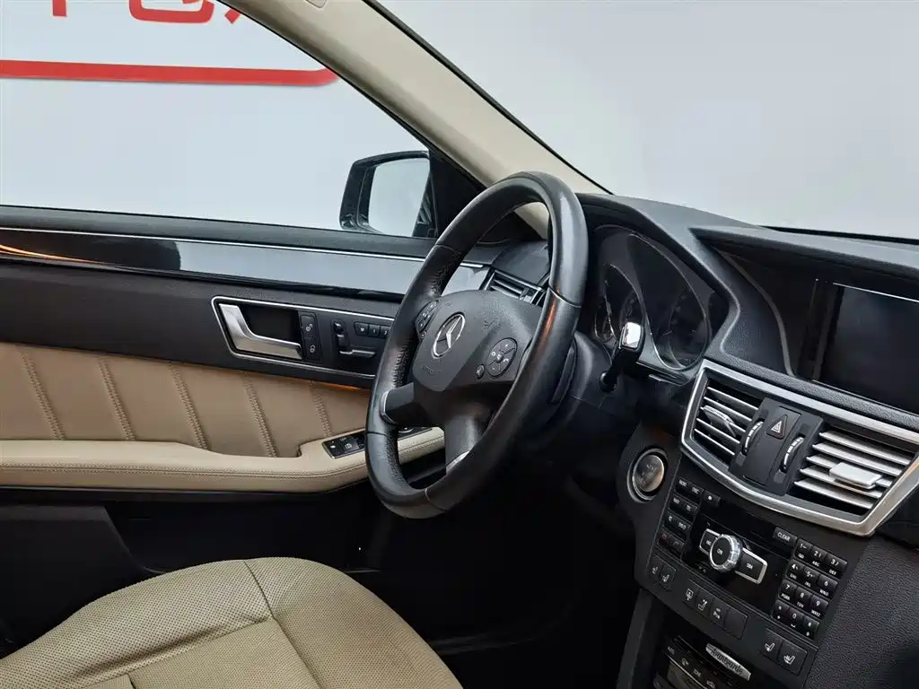 Mercedes-Benz E-Class 2013 E 300 L Fashion фото 22