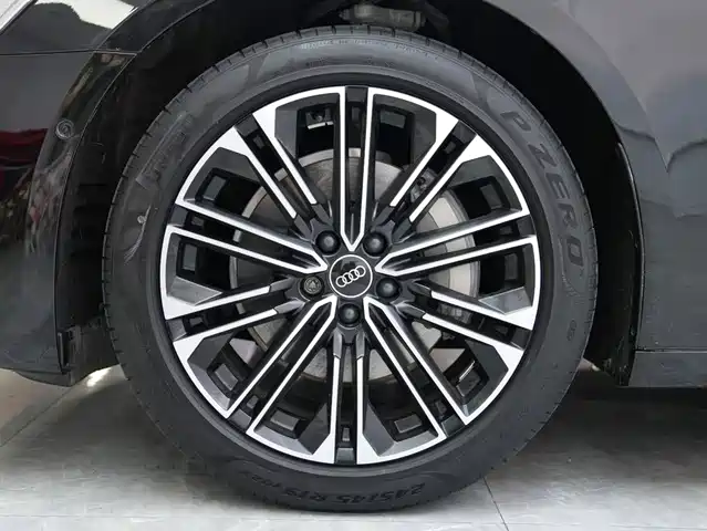 Audi A6L 2024 45 TFSI quattro Exclusive Elegance — фото 5