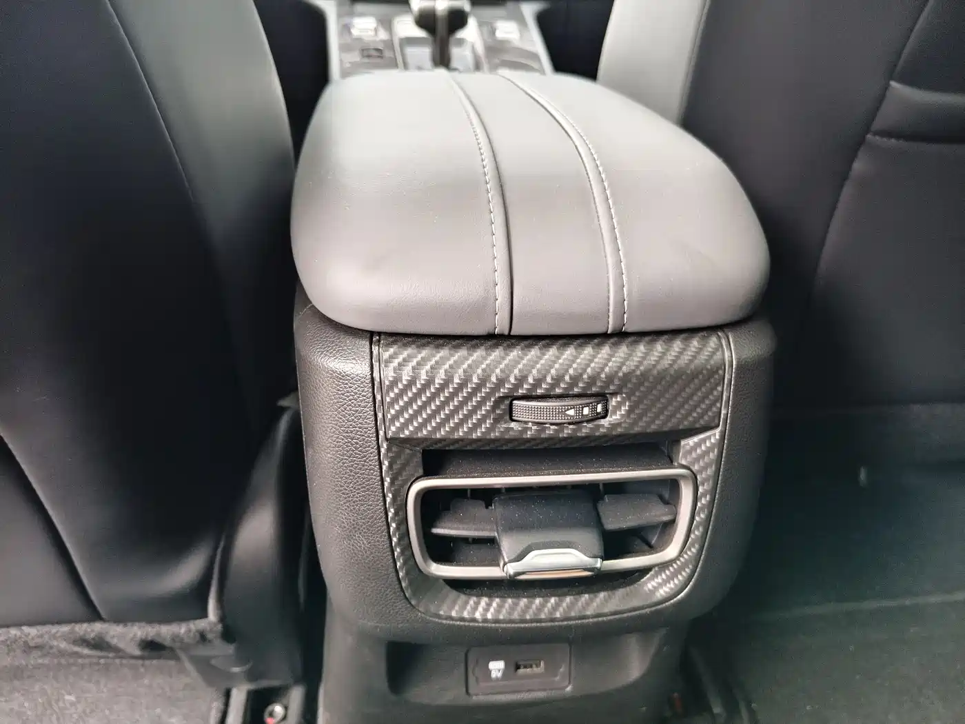 GAC Trumpchi Trumpchi Emkoo 2024 Model 270T DCT Shadow Leopard S Edition фото 15