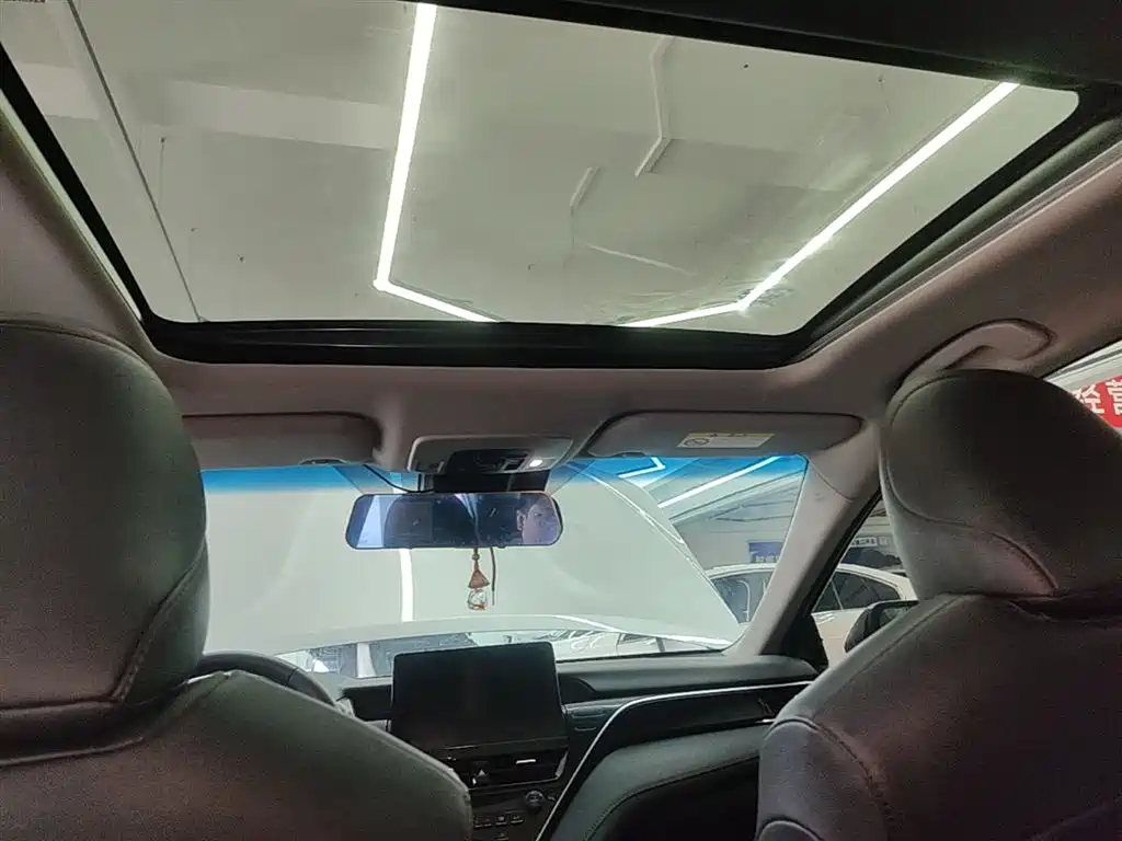 Toyota Camry 2021 2.5G Luxury Edition фото 18