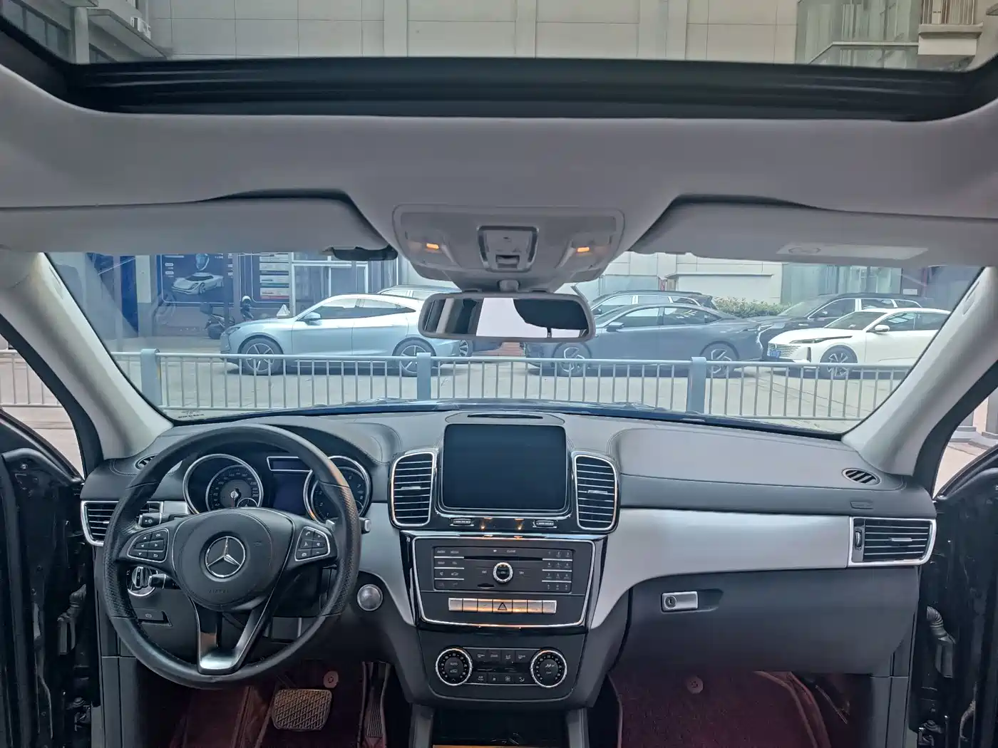 Mercedes-Benz GLS 2018 Facelift GLS 320 4MATIC фото 13