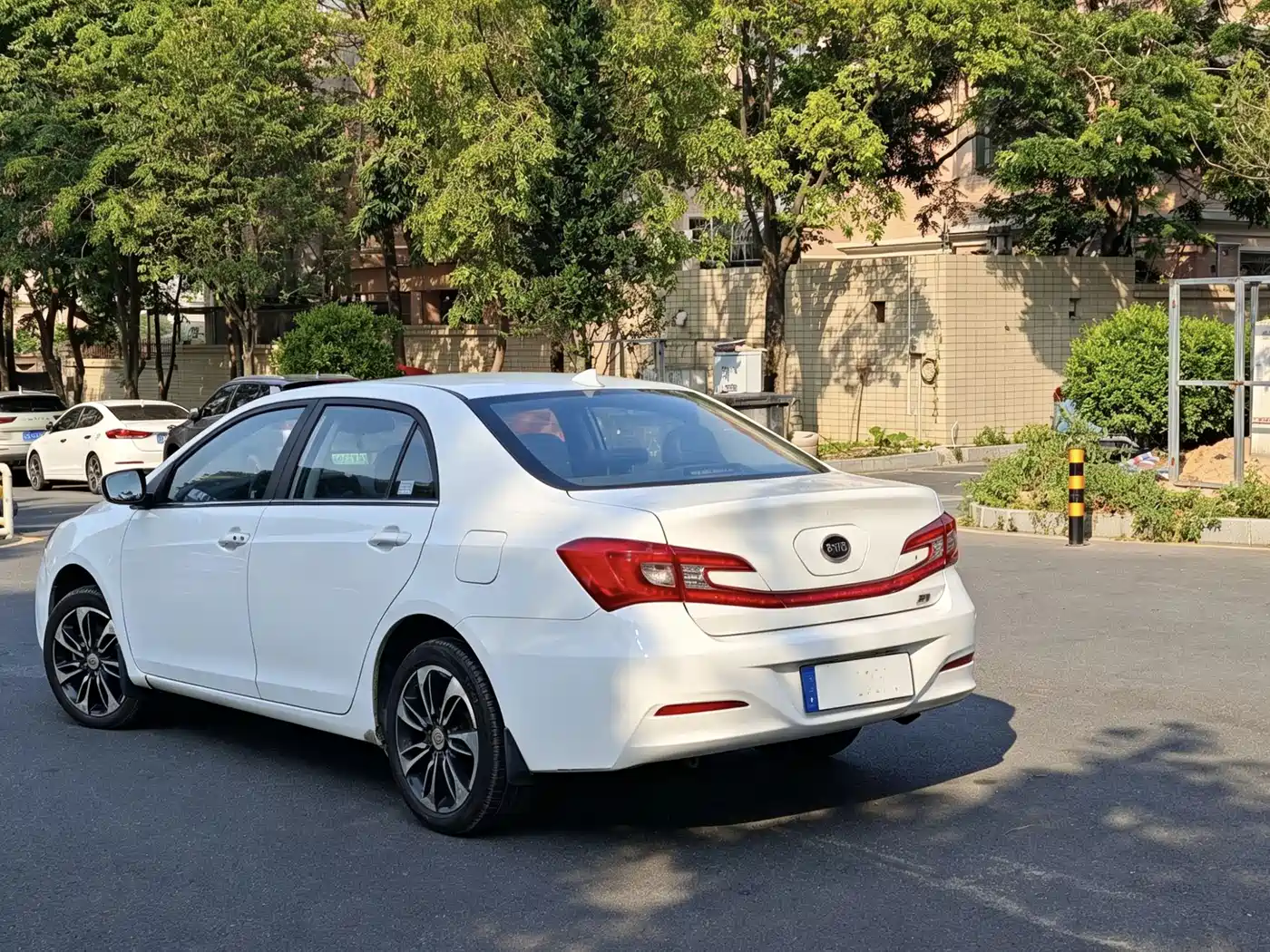 BYD Qin New Energy 2016 2015 1.5T Dual Crown Flagship Edition