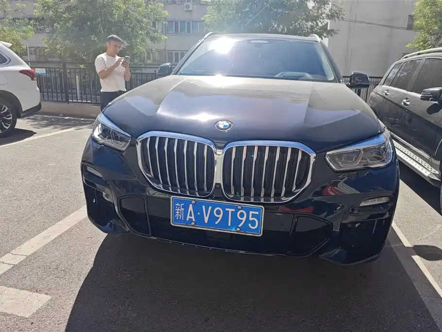 BMW X5 (Import) 2020 xDrive40i Premium M Sport Package фото 2