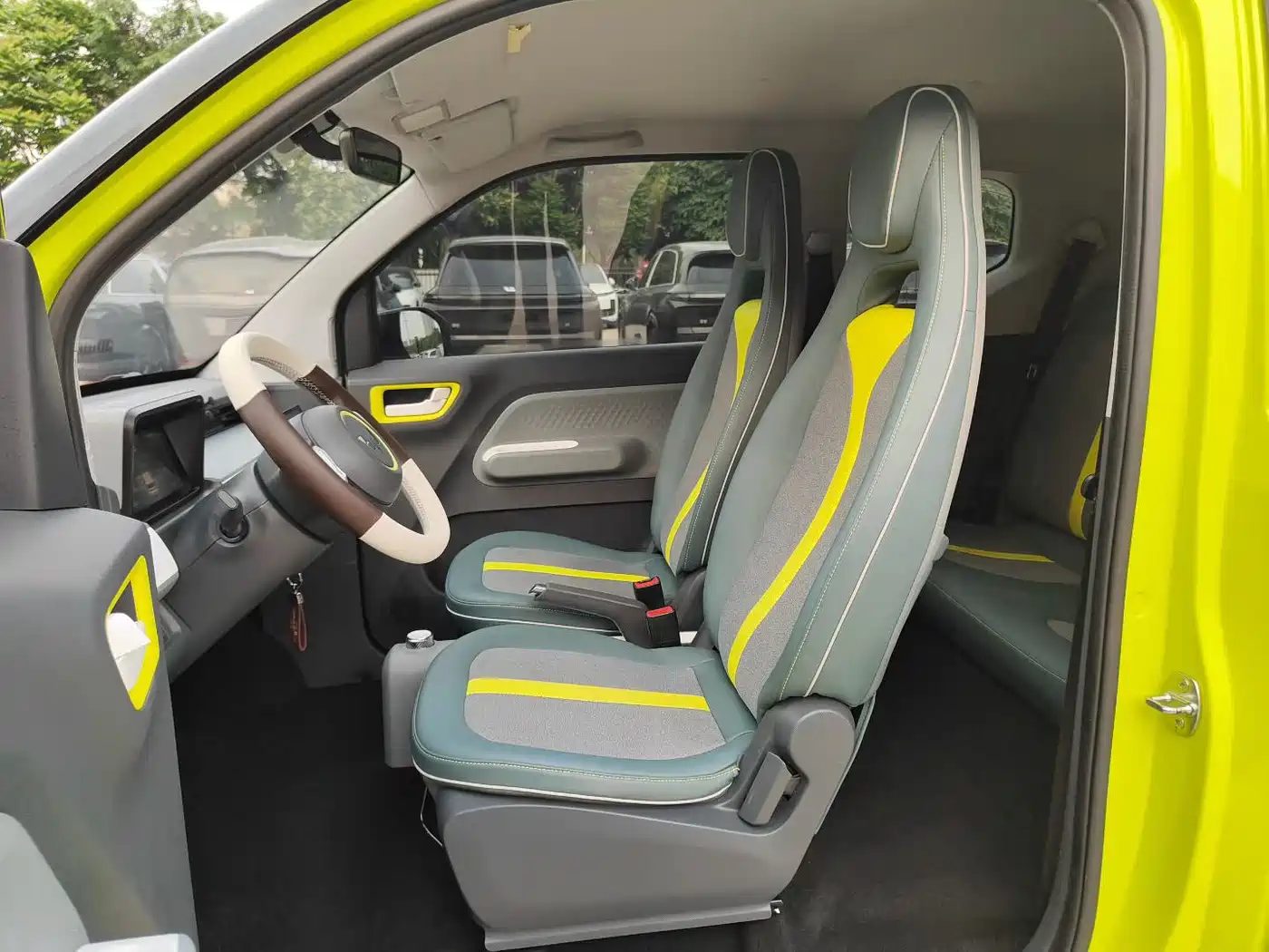 WULING AUTOMOBILE HONGGUANG MINIEV