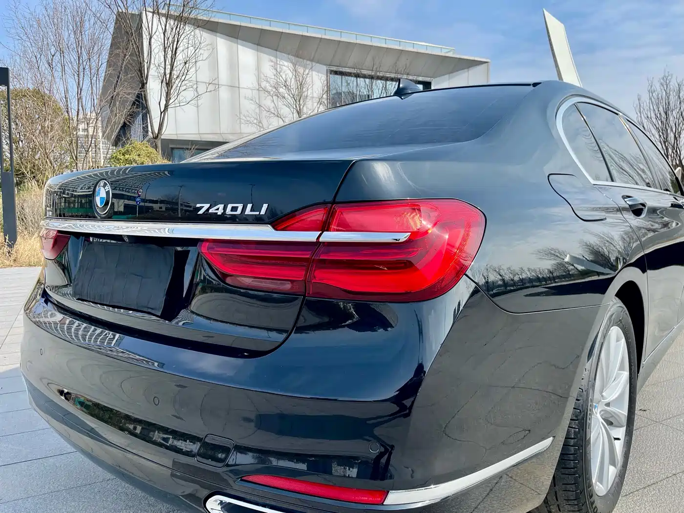 BMW 7 Series 2017 730Li Leading Edition фото 20