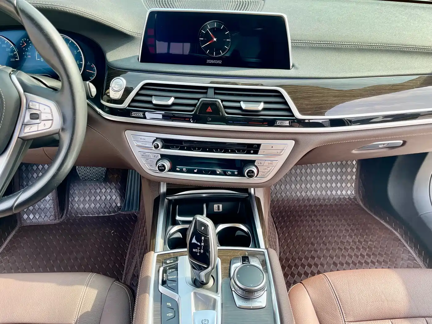 BMW 7 Series 2017 730Li Leading Edition фото 12