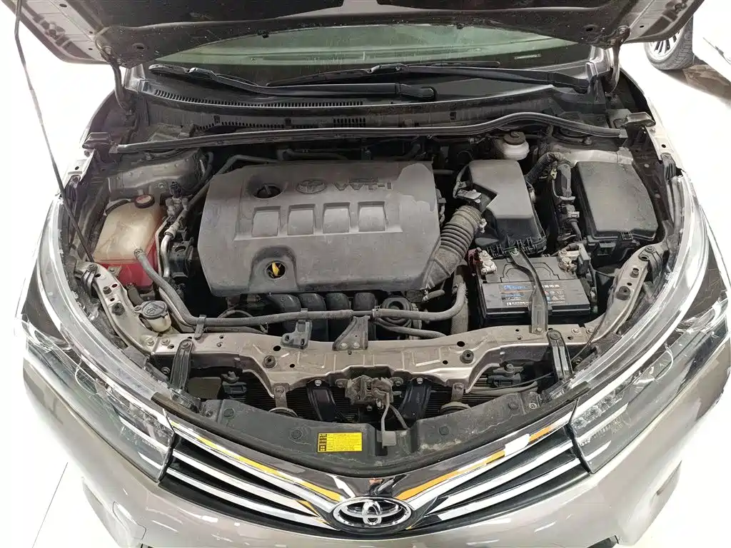 Toyota Corolla 2014 1.8L CVT Supreme Edition фото 16