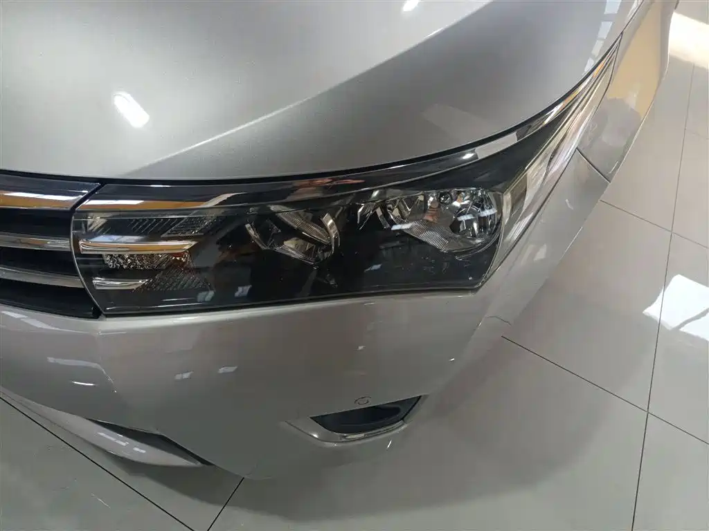 Toyota Corolla 2014 1.6L CVT GL-i Leather Edition фото 18