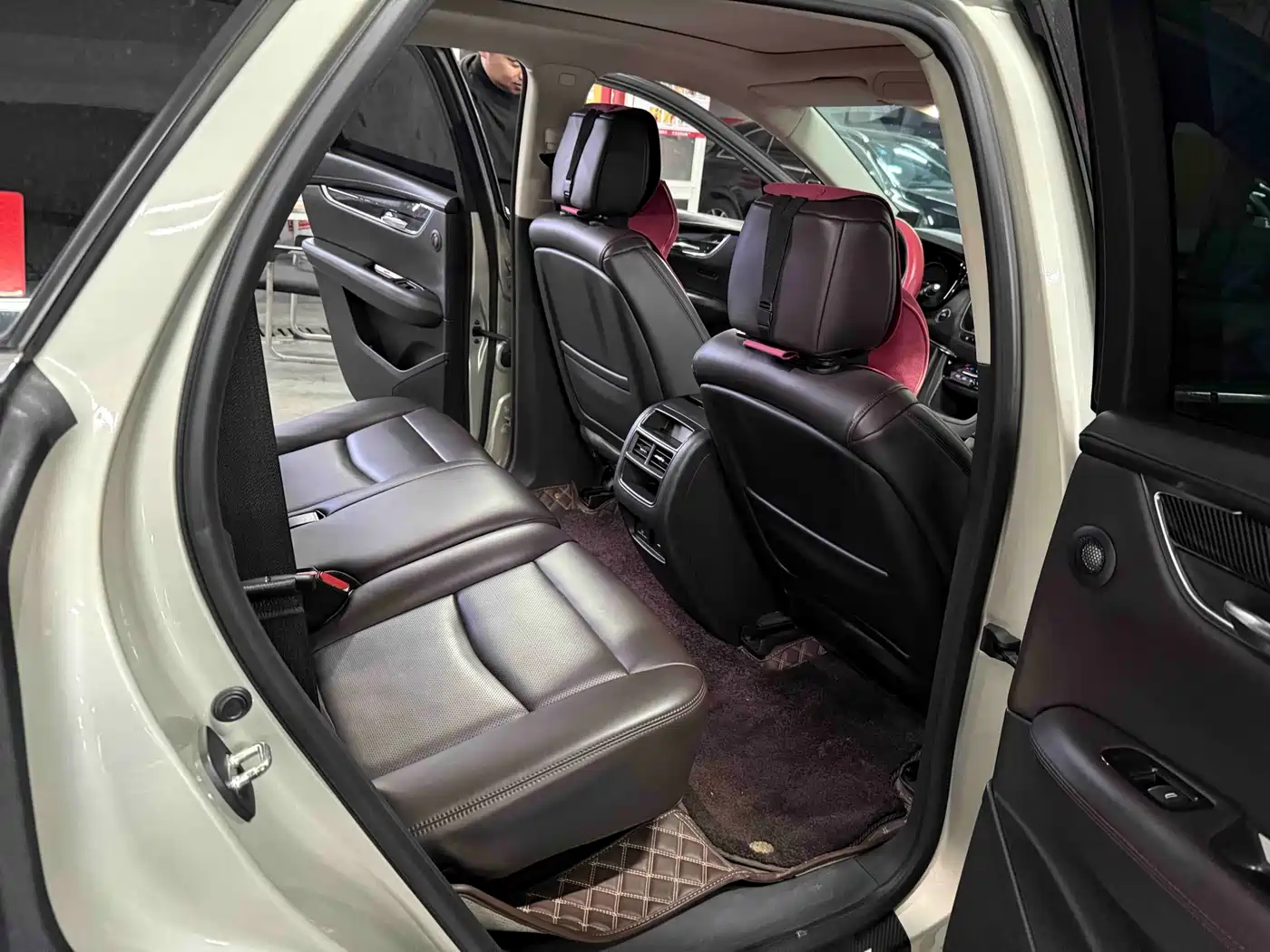 Cadillac XT5 2016 28T AWD Luxury Model фото 6