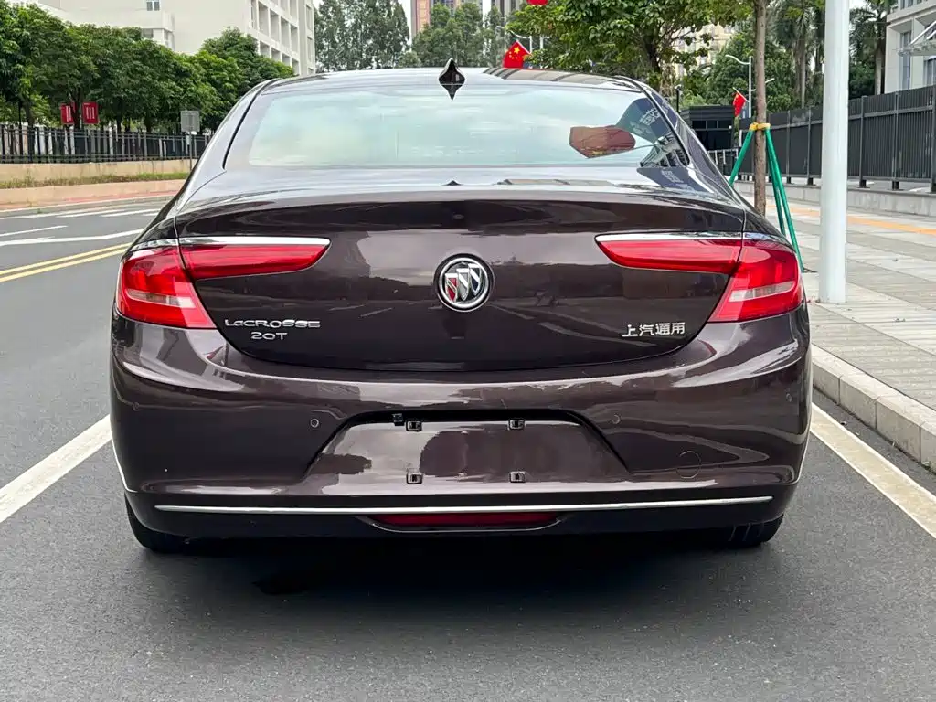 Photo 25 - Buick LaCrosse