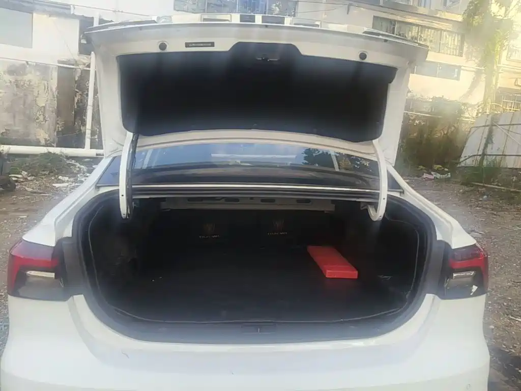 Roewe i6 MAX EV 2021 2020 Model 1.5T PHEV Cool Panoramic Sunroof Edition