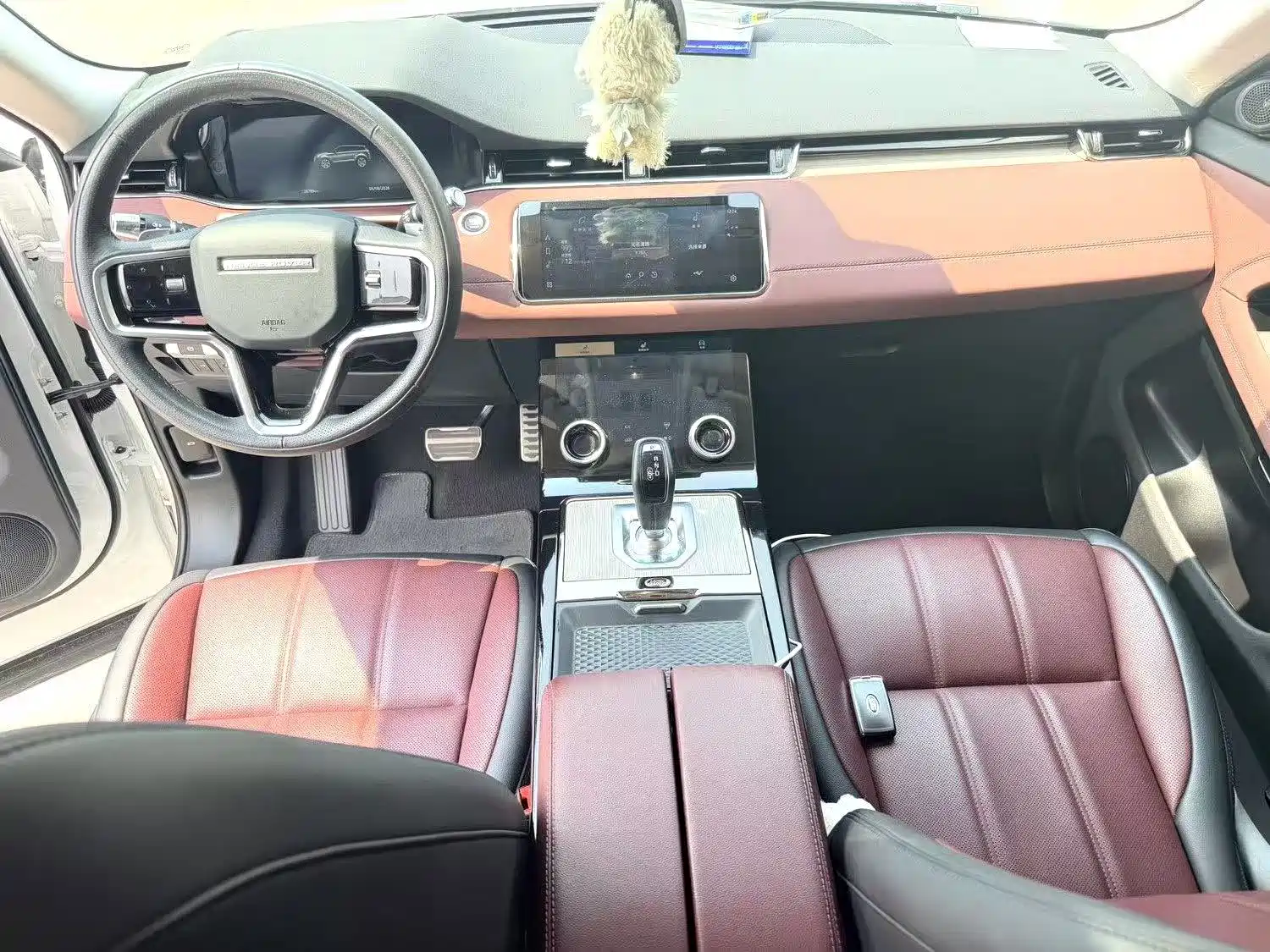Photo 4 - Land Rover Range Rover Evoque