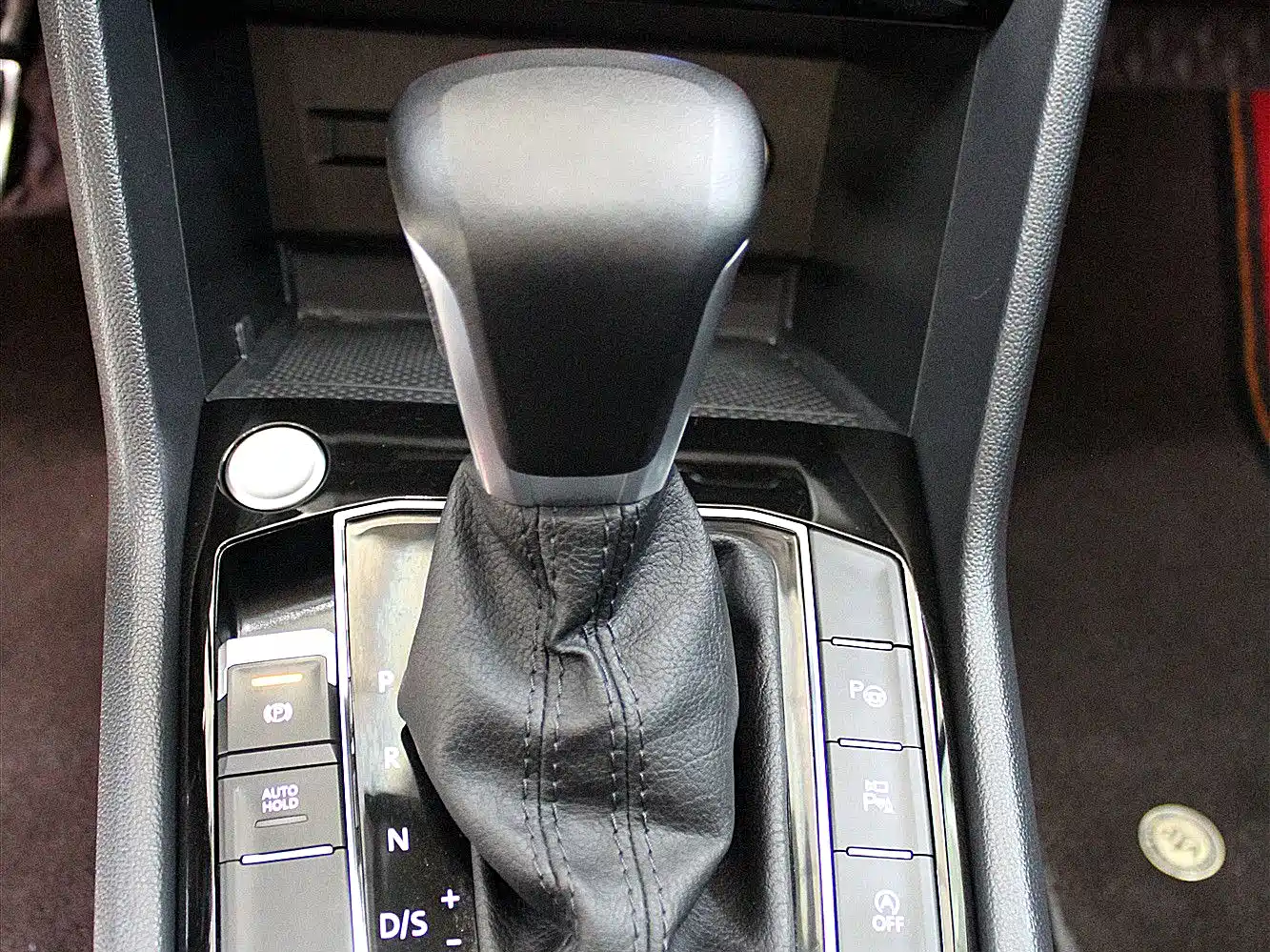 Volkswagen Tiguan L 2023 330TSI Auto 2WD R-Line Premium Edition фото 10