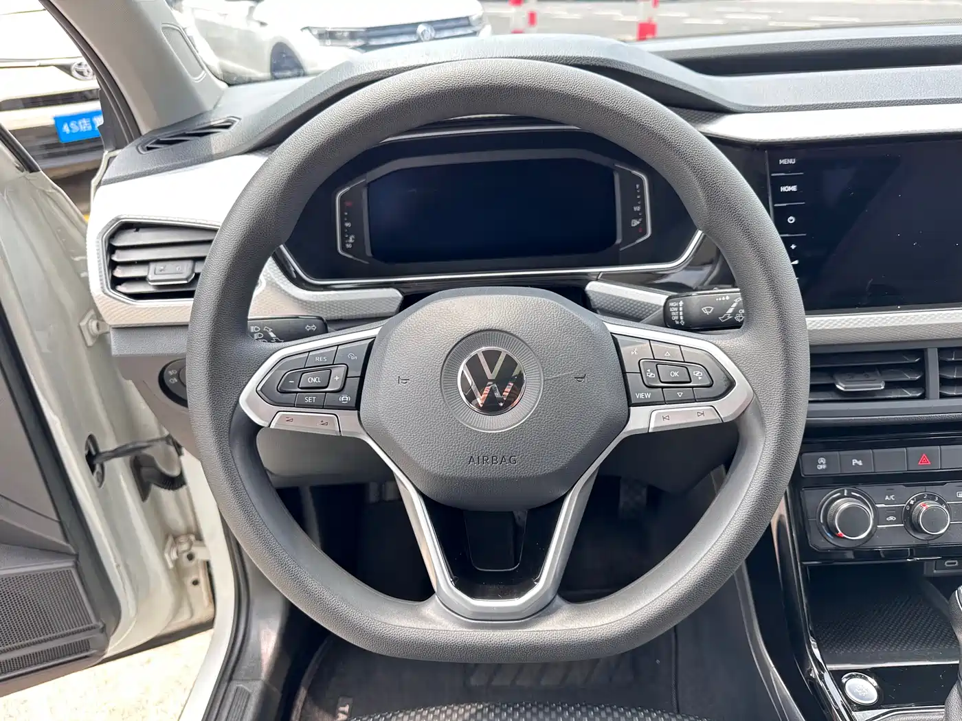 Volkswagen Tanying 2021 1.5L Automatic Smart Connect Edition фото 16