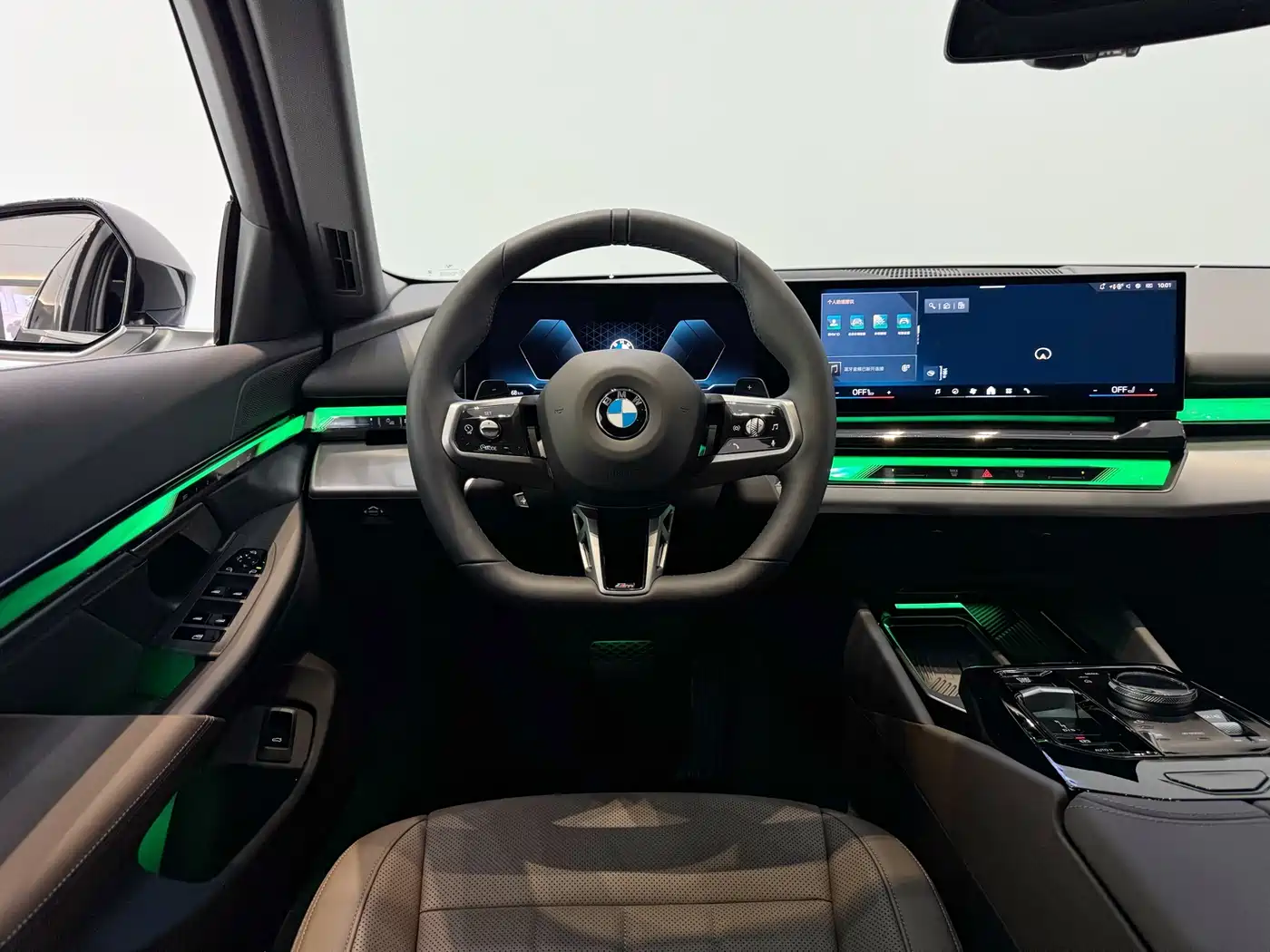 BMW 5 Series 2025 525Li M Sport Package фото 22