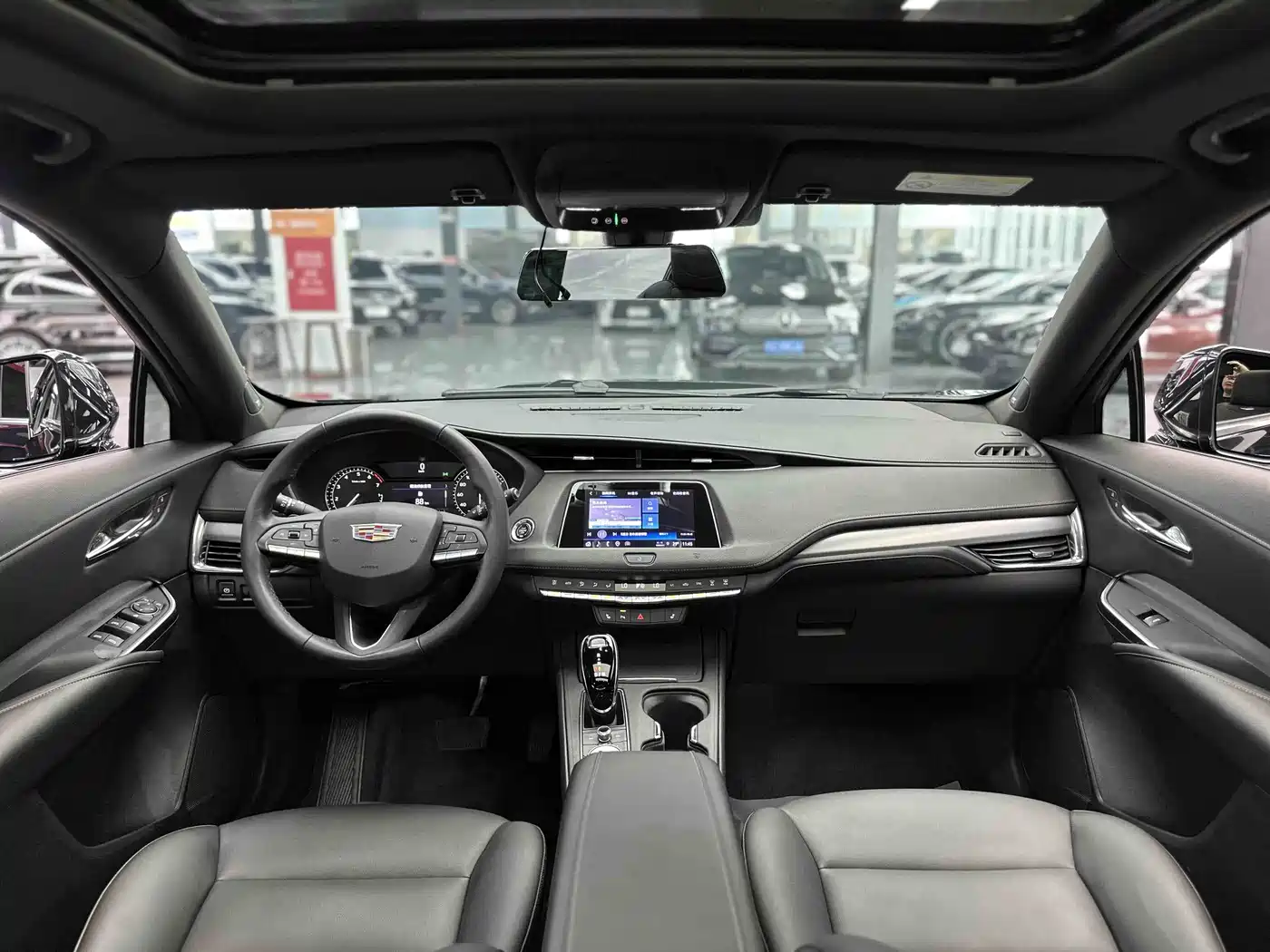 Cadillac XT4 2021 28T FWD Premium Edition фото 3