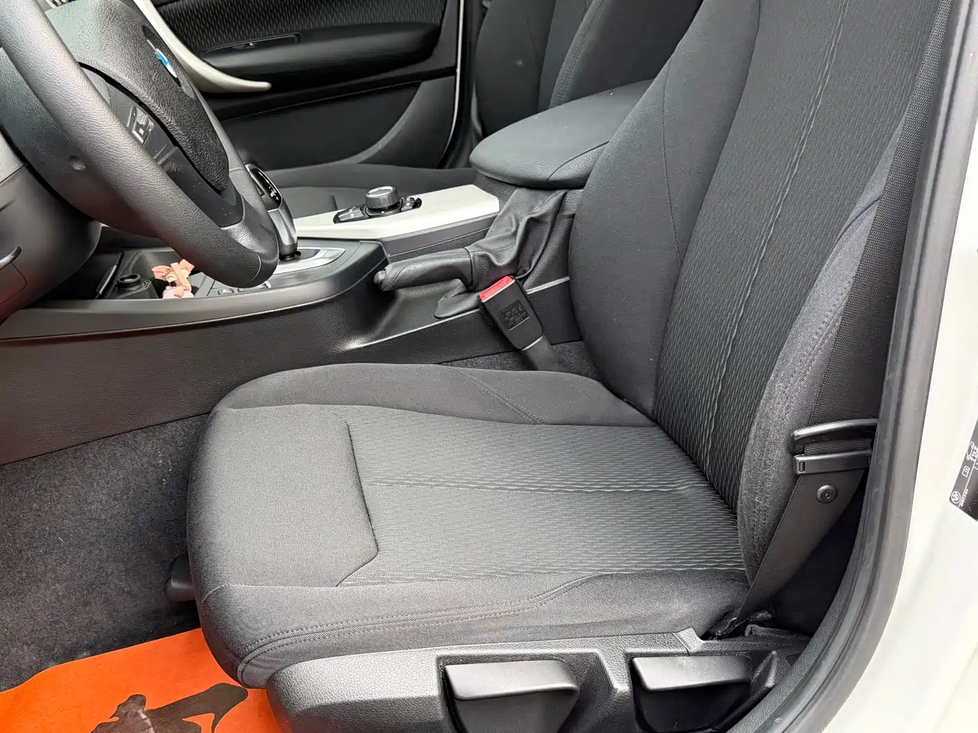 BMW 1 Series (Import) 2015 118i Leading фото 8