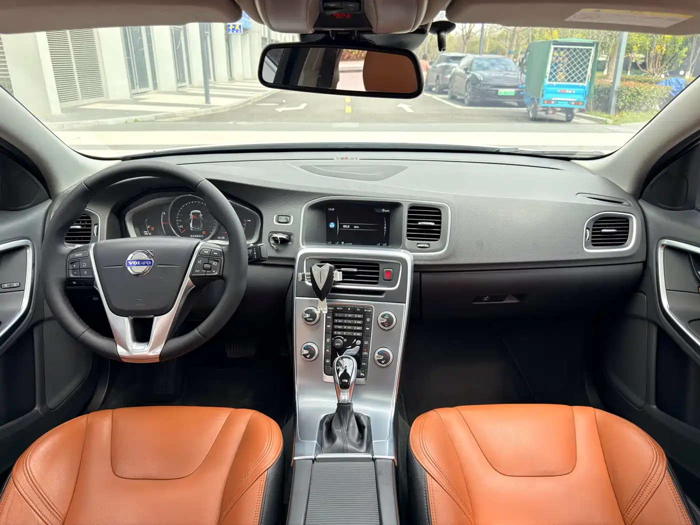 Photo 7 - Volvo S60