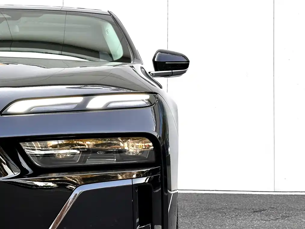 BMW 7 Series 2023 Model 735Li M Sport Package фото 16