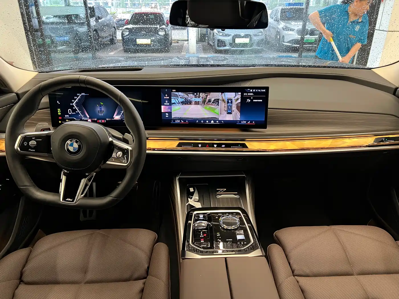 BMW 7 Series 2023 Model 740Li Leading M Sport Package фото 8