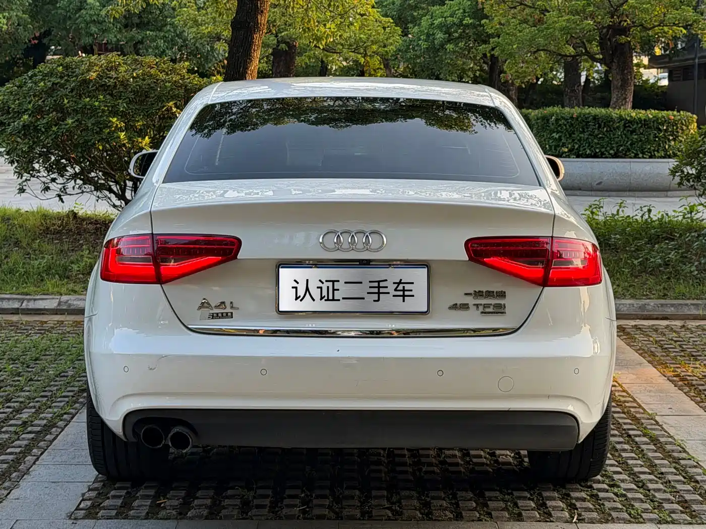 Фото 15 - Audi A4L