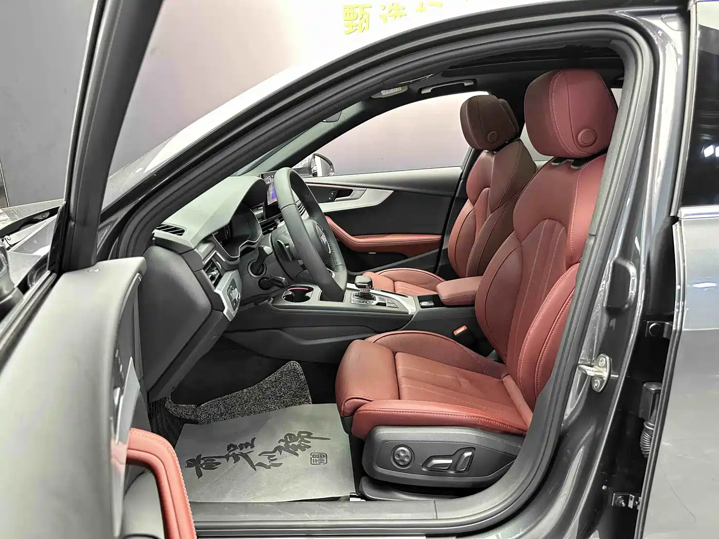 Audi A4L 2021 40 TFSI Premium Life Edition фото 11