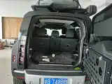 Photo 9 - Land Rover Defender