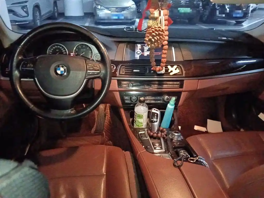 BMW 5 Series 2014 525Li Leading фото 13