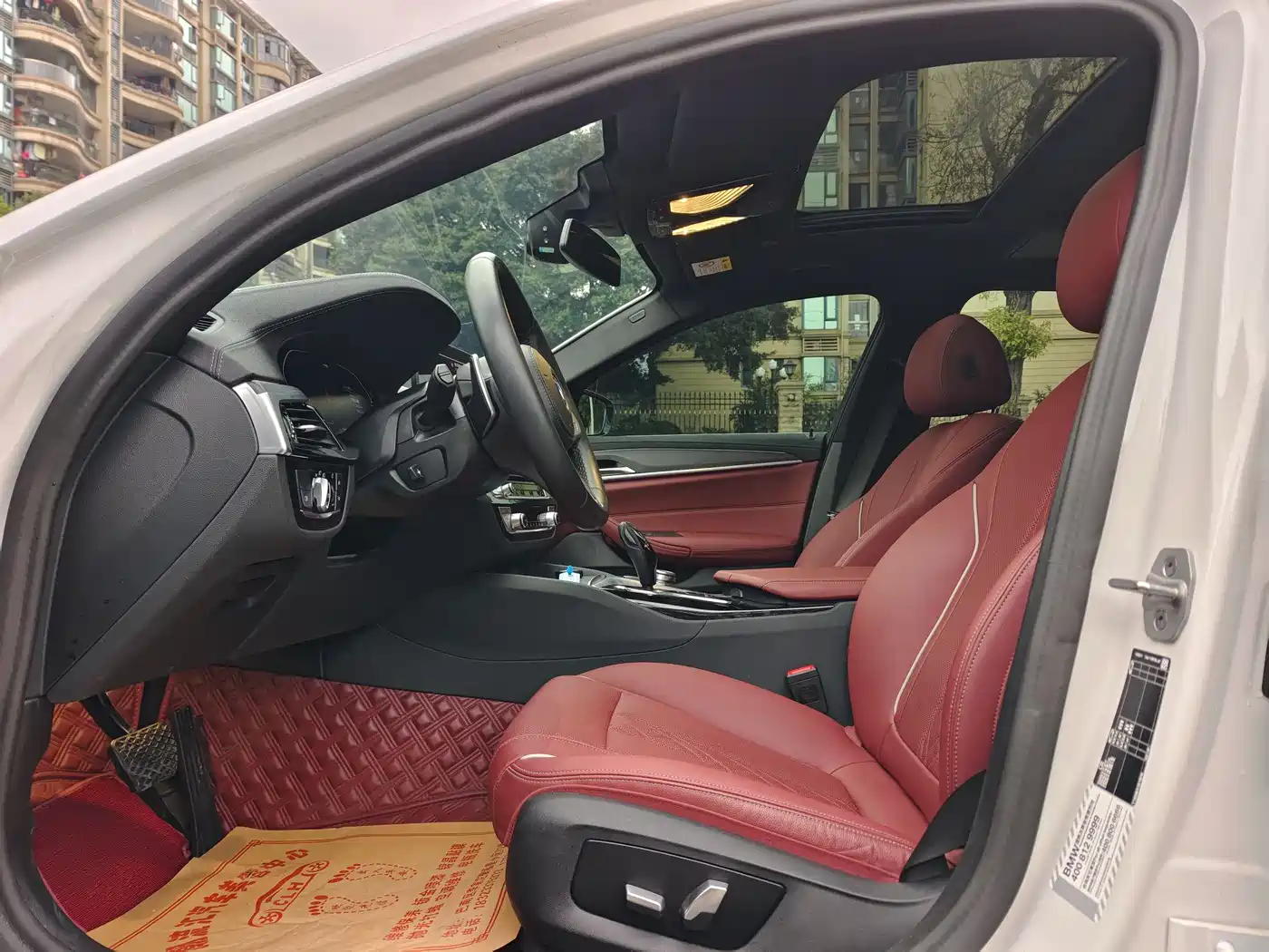 BMW 5 Series 2023 530Li Leading M Sport Package фото 9