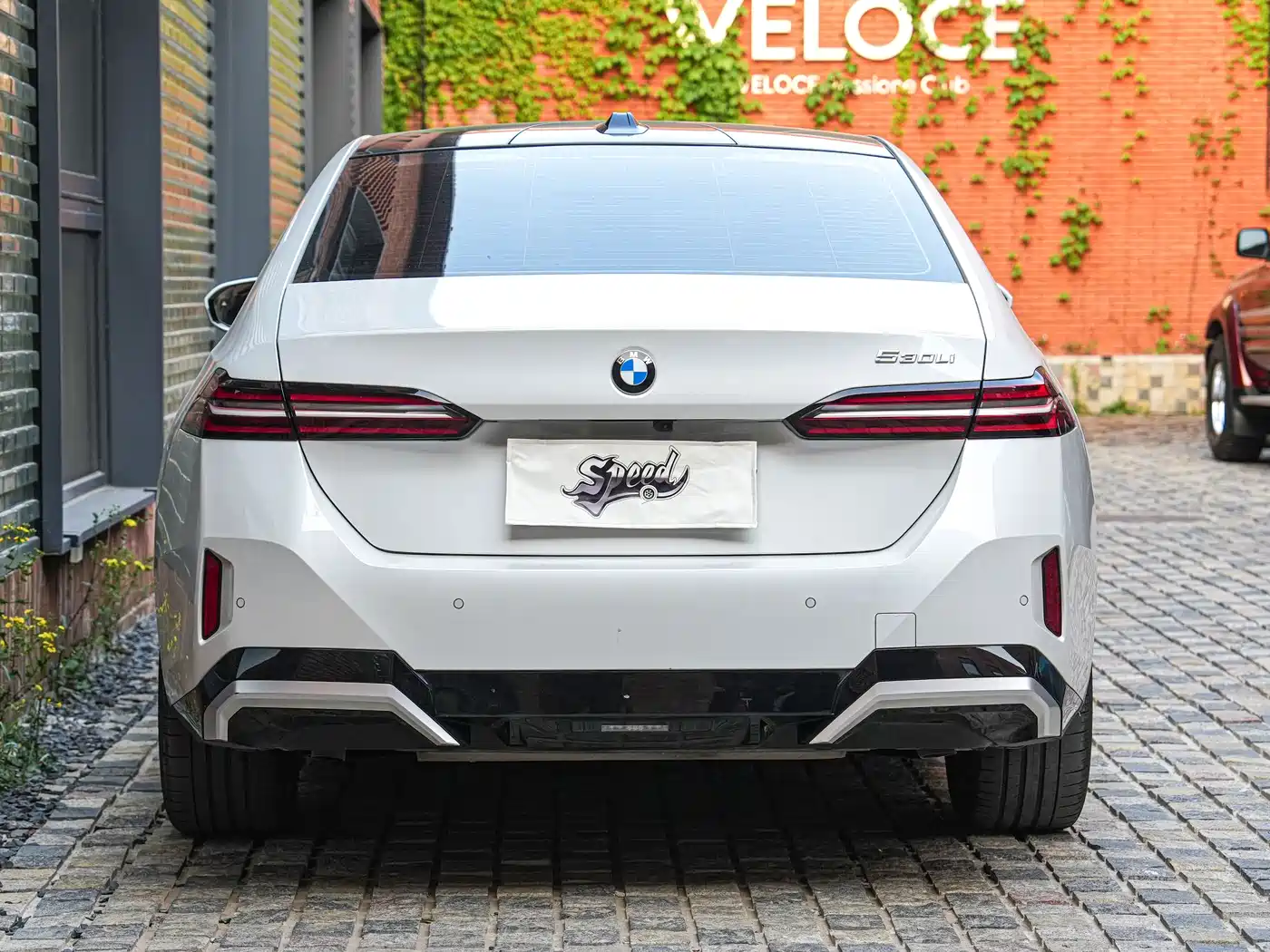 BMW 5 Series 2024 530Li Premium M Sport Package фото 6