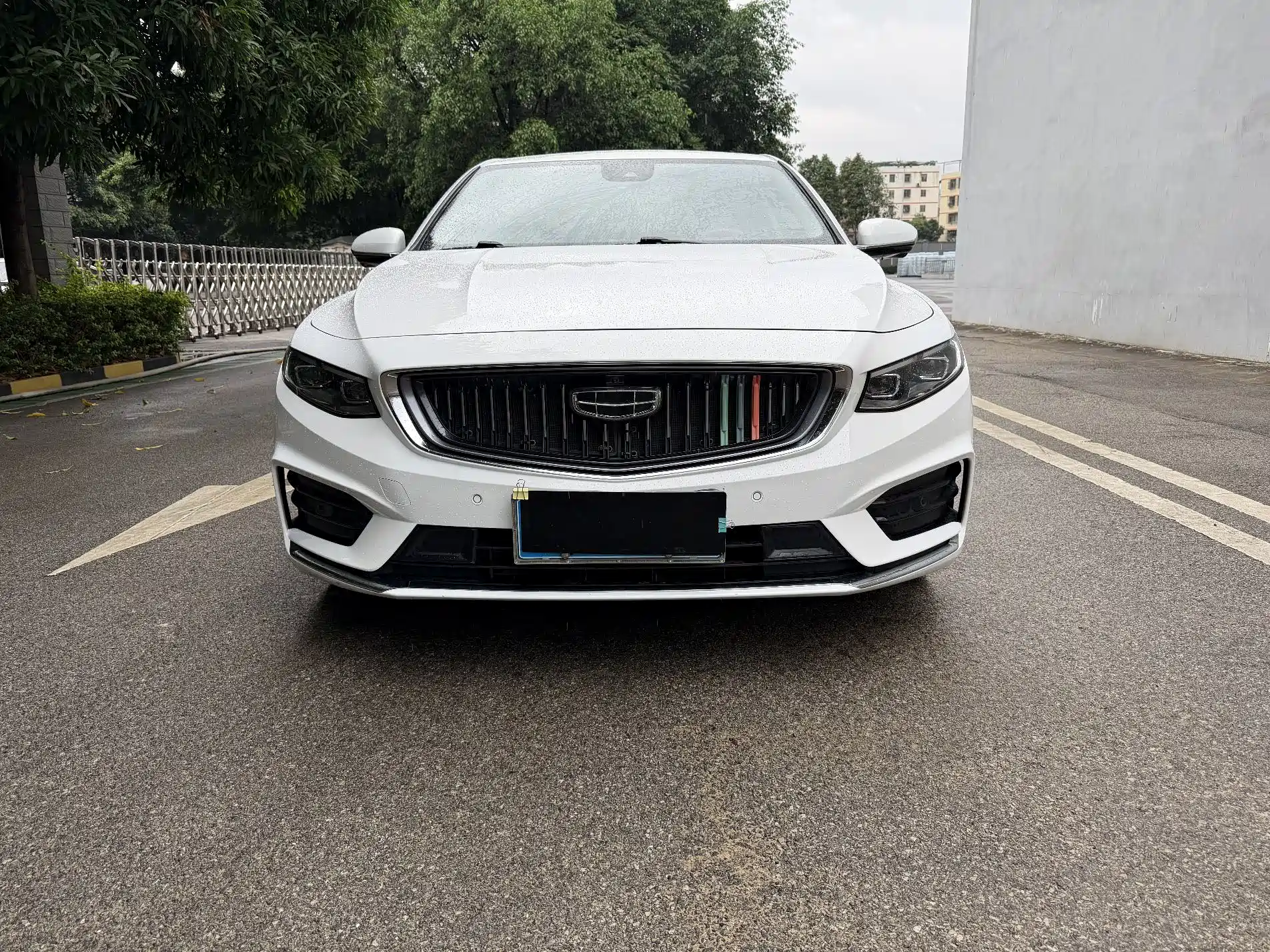 Фото 2 - Geely Preface