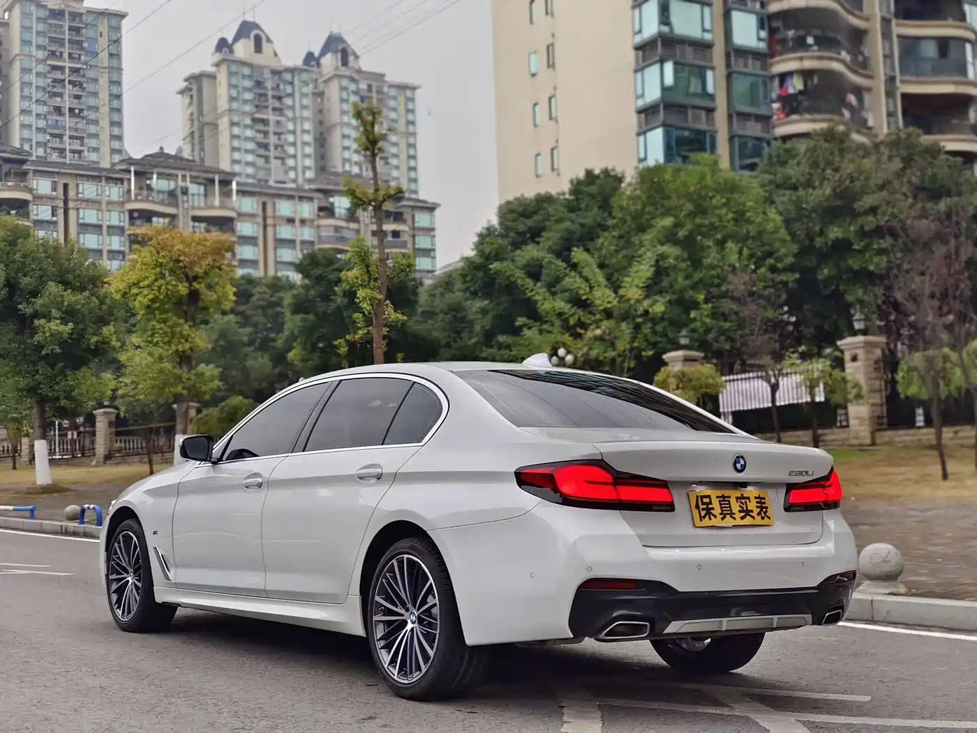 BMW 5 Series 2023 530Li Leading M Sport Package фото 25