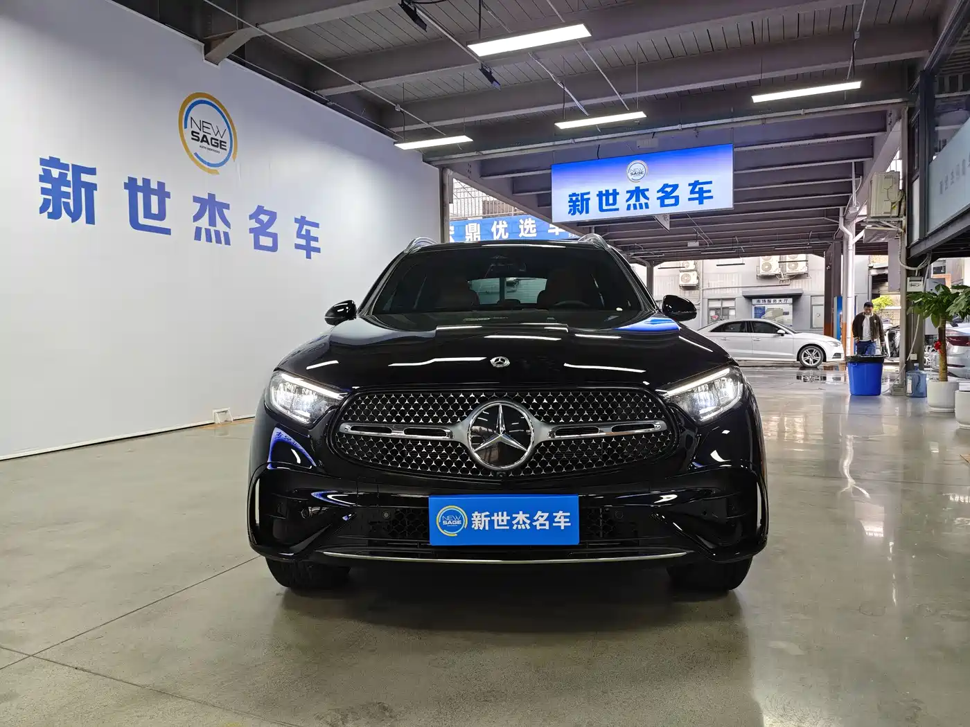 MERCEDES-BENZ GLC