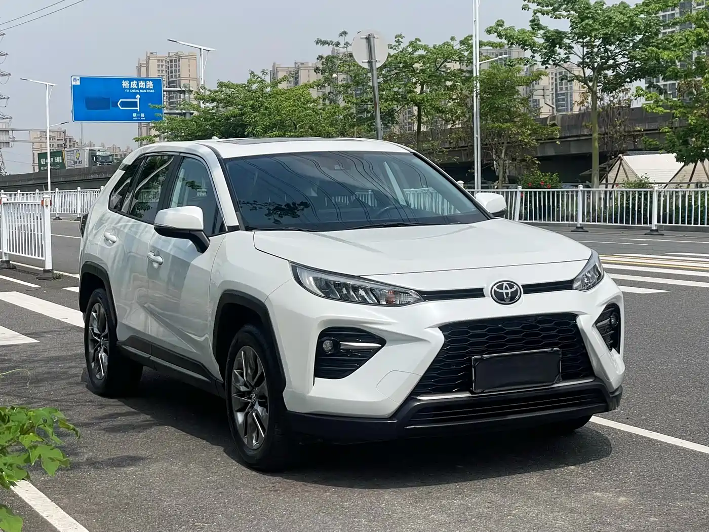 Toyota Wildlander 2021 2.0L CVT 4WD Luxury Edition фото 31