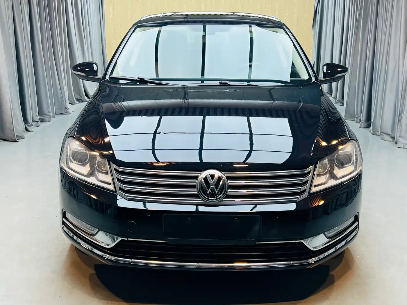 Volkswagen Magotan 2012 Facelift 2.0TSI Supreme фото 2