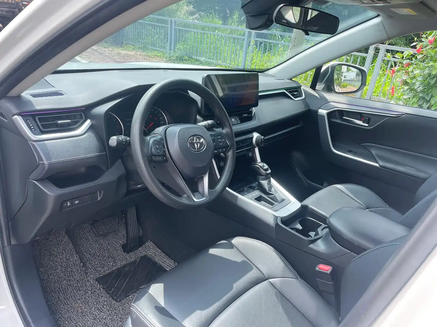 Toyota Wildlander 2021 2.0L CVT 4WD Luxury Edition фото 40