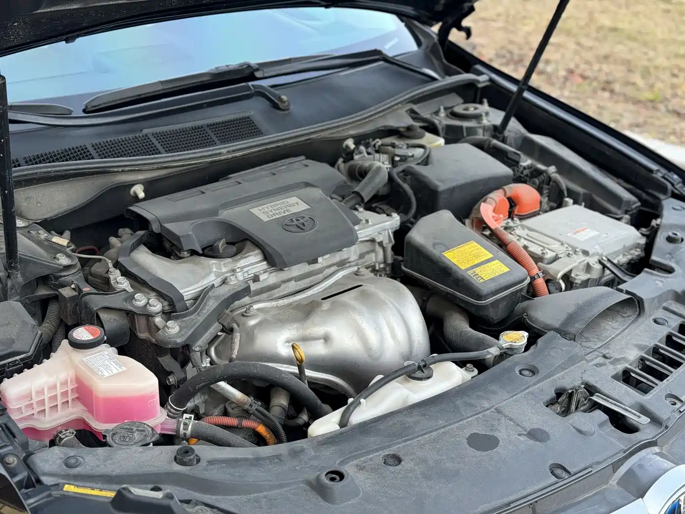 Toyota Camry 2015 Dual Engine 2.5HG Luxury Navigation Edition фото 17
