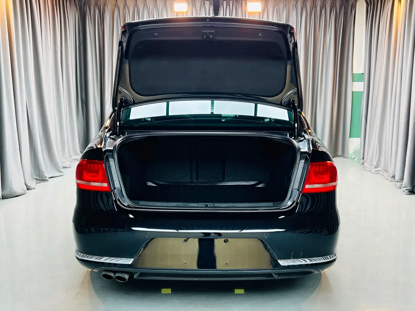 Volkswagen Magotan 2012 Facelift 2.0TSI Supreme фото 6